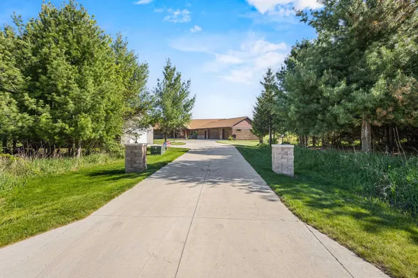 $1,295,000 | N8253 County Hwy X, Belleville, WI 53508