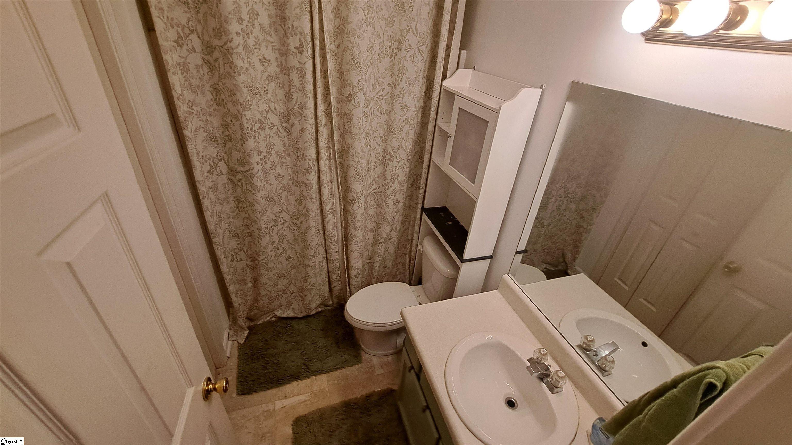 121 B Harvey Road Greer, SC 29651 - Photo 18 of 30