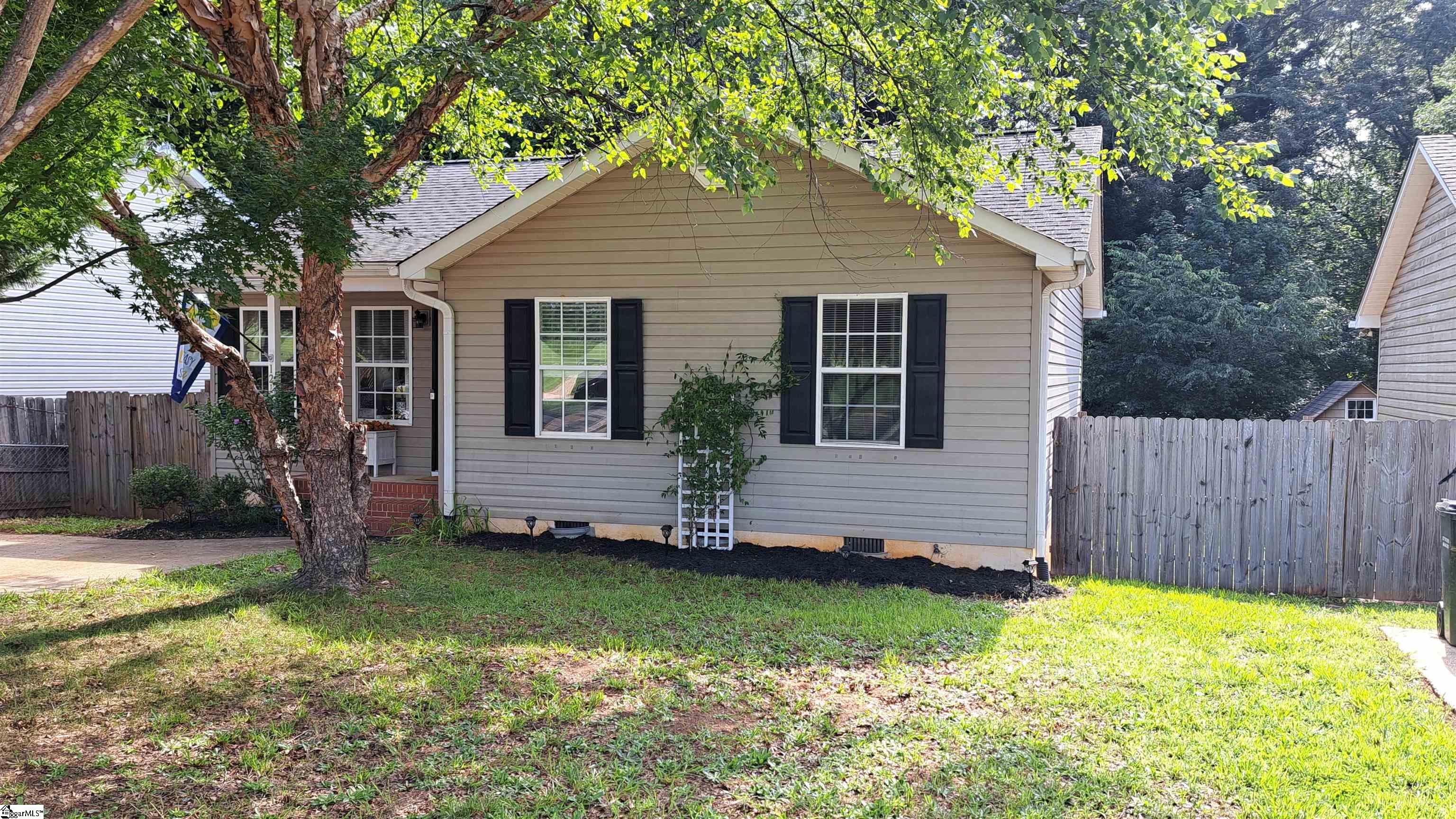 121 B Harvey Road Greer, SC 29651 - Photo 2 of 30