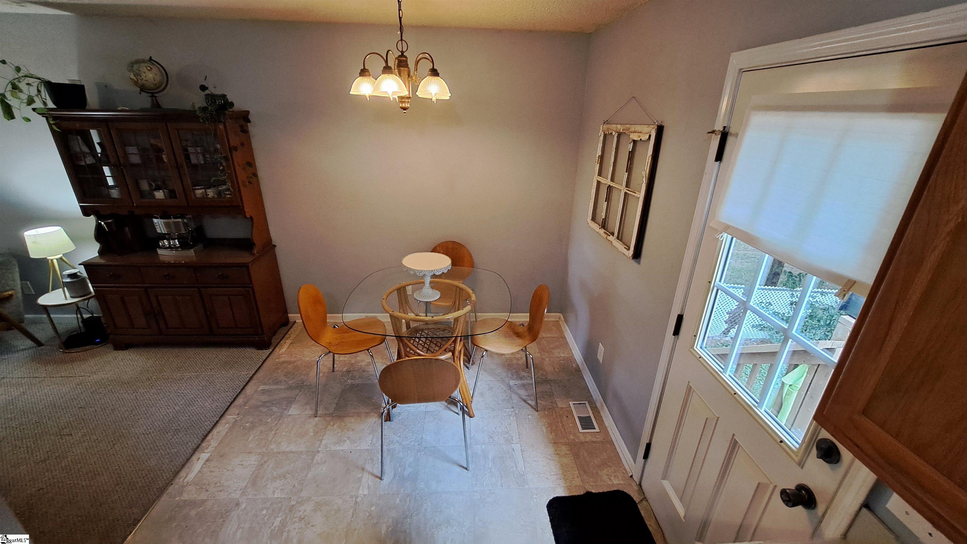 121 B Harvey Road Greer, SC 29651 - Photo 8 of 30