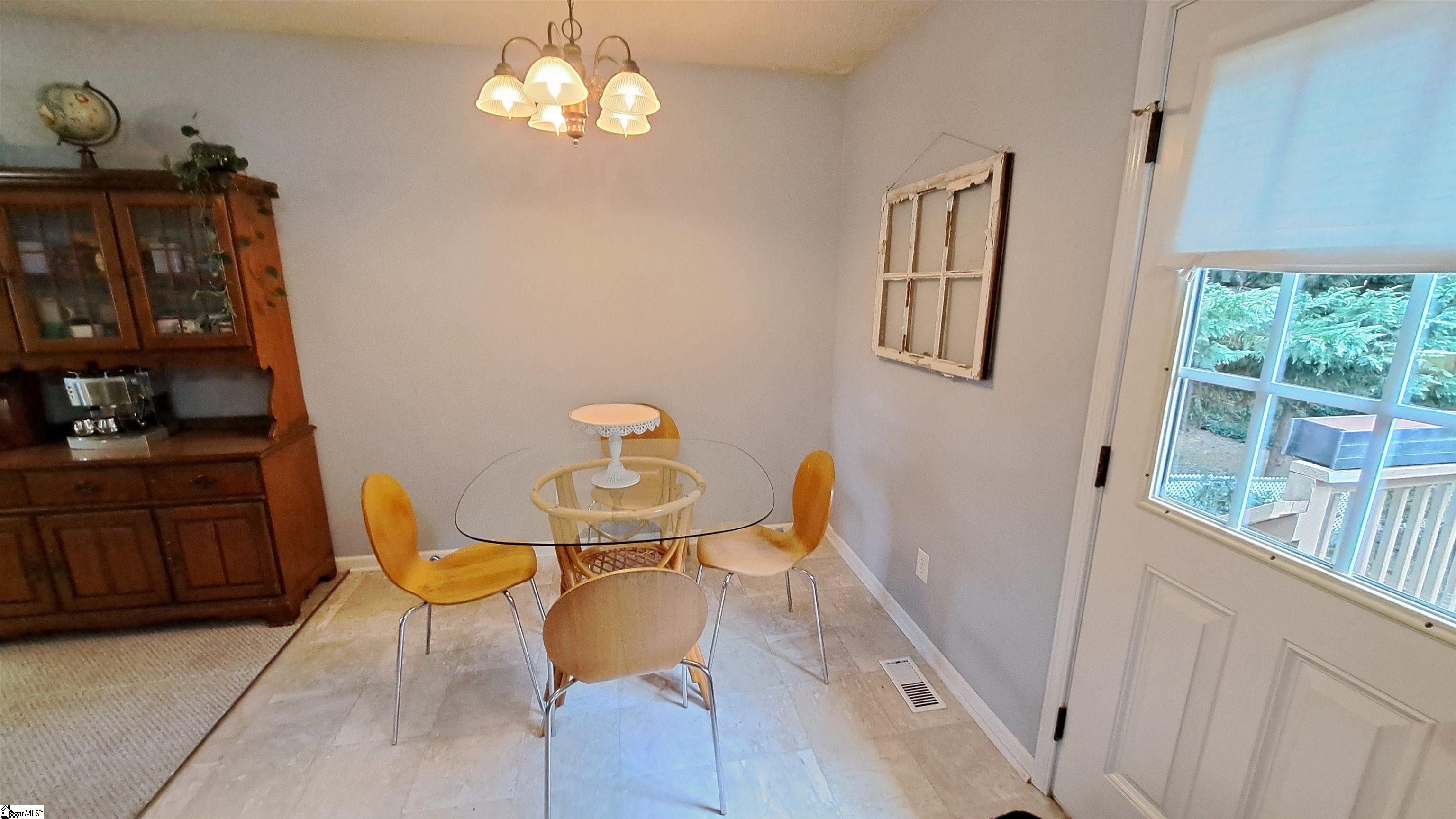 121 B Harvey Road Greer, SC 29651 - Photo 9 of 30