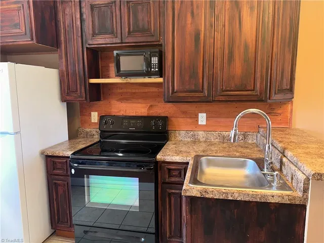 $950,000 | 96 Cascade Trail, Fancy Gap, VA 24328