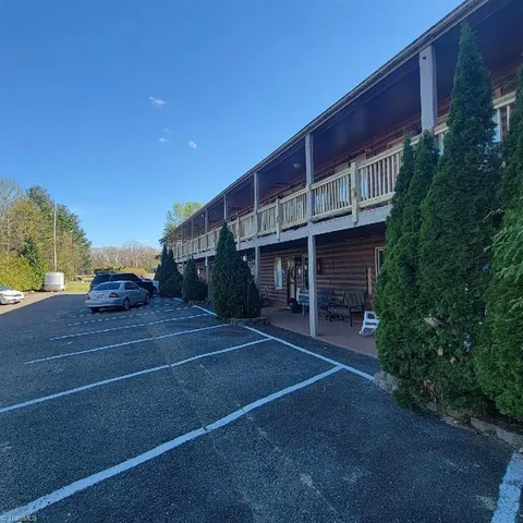 $950,000 | 96 Cascade Trail, Fancy Gap, VA 24328