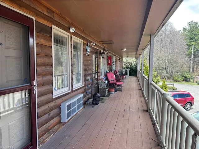 $950,000 | 96 Cascade Trail, Fancy Gap, VA 24328