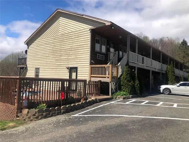 $950,000 | 96 Cascade Trail, Fancy Gap, VA 24328