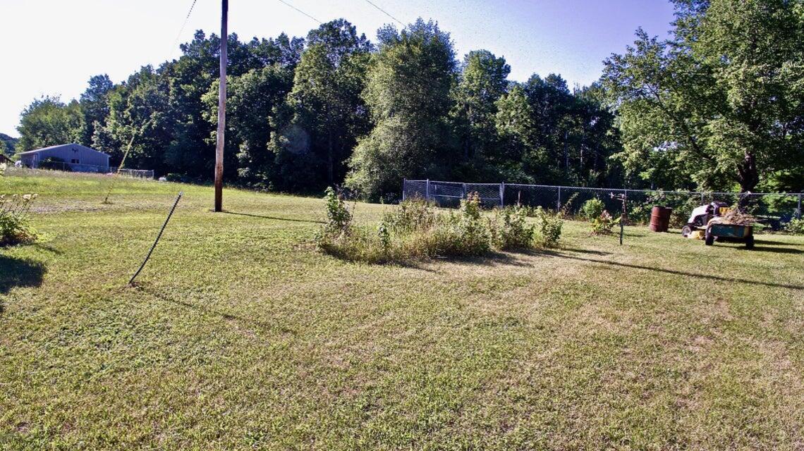 11640 West Monroe Road Riverdale, MI 48877 - Photo 2 of 10 Pond