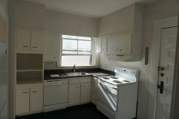 $4,100 | 1800 Massachusetts Avenue, Unit 32, Cambridge, MA 02140