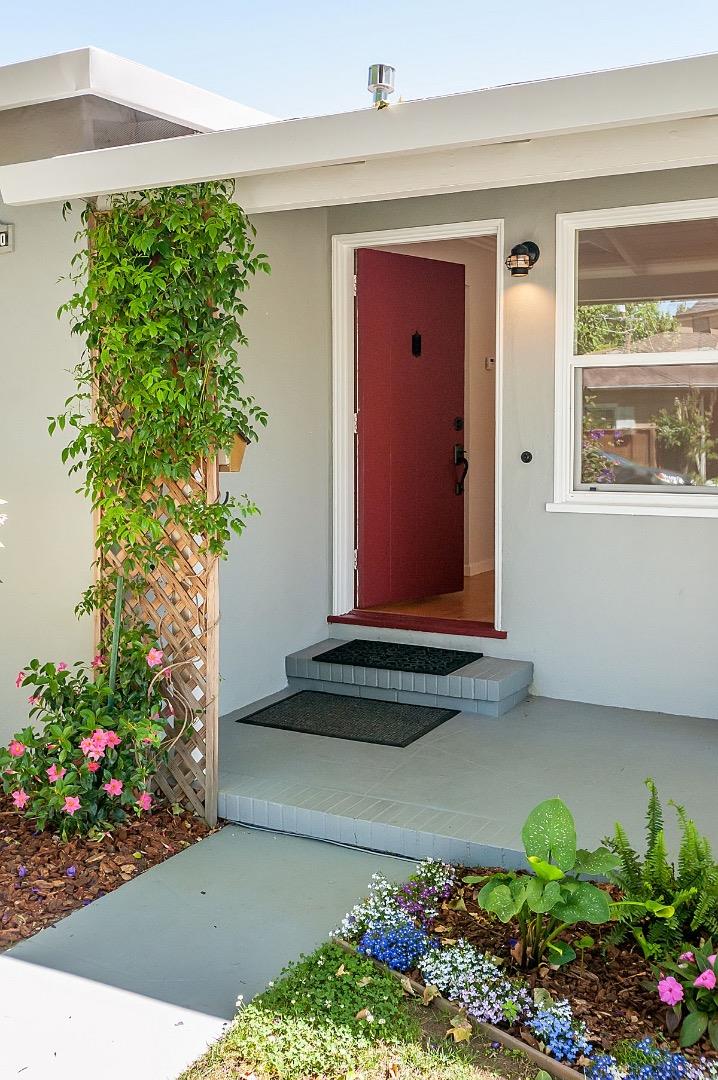 330 Bloomfield Road Burlingame, CA 94010 - Photo 3 of 15 Gallery Image 3