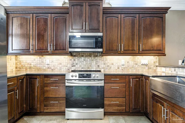 $849,999 | 4321 Jelinek Drive, Milton, FL 32583