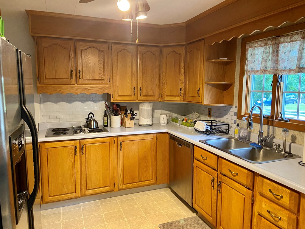 1267 Cumberland Head Road Plattsburgh, NY 12901 - Photo 5 of 13 Gallery Image 5