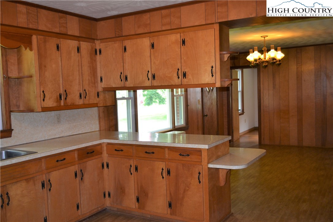 283 Baldwin Road West Jefferson, NC 28694 - Photo 6 of 17 Gallery Image 6