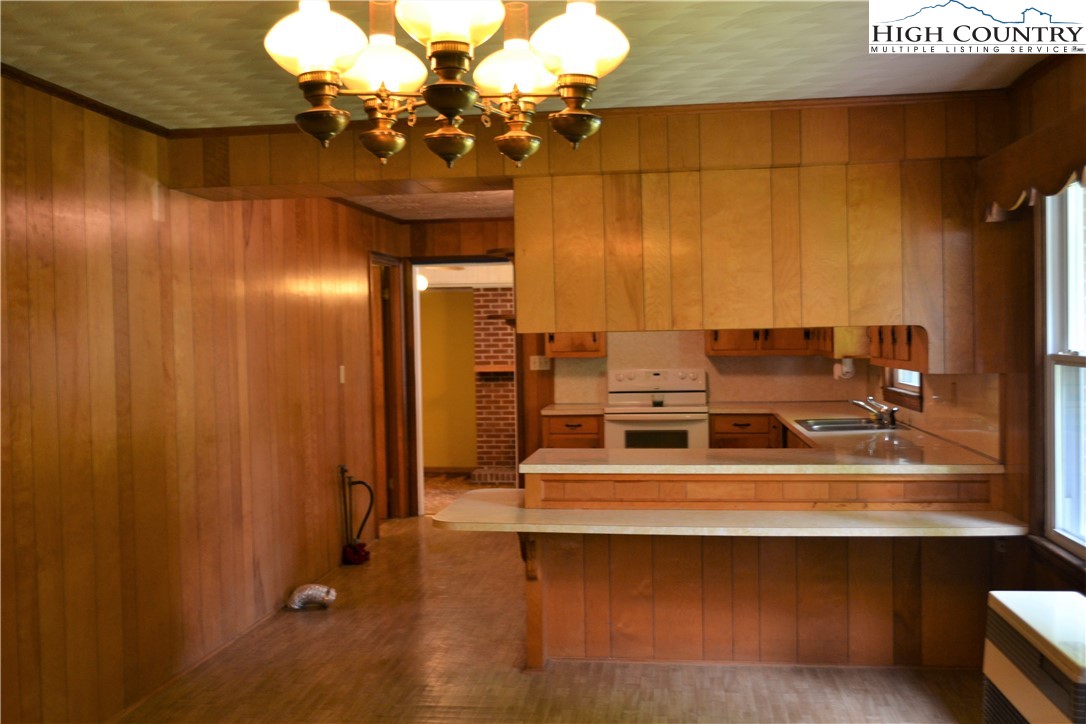 283 Baldwin Road West Jefferson, NC 28694 - Photo 8 of 17 Gallery Image 8