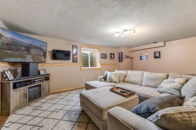 $384,900 | 8250 6th Street, Minnesota City, MN 55959