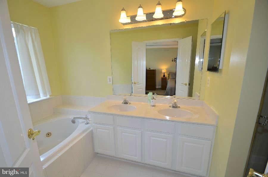 2106 Clark Place Silver Spring, MD 20910 - Photo 15 of 26 Bath (Master)