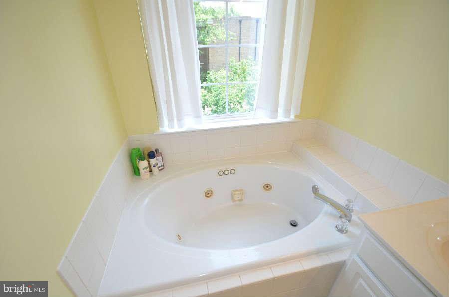 2106 Clark Place Silver Spring, MD 20910 - Photo 17 of 26 Bath (Master)
