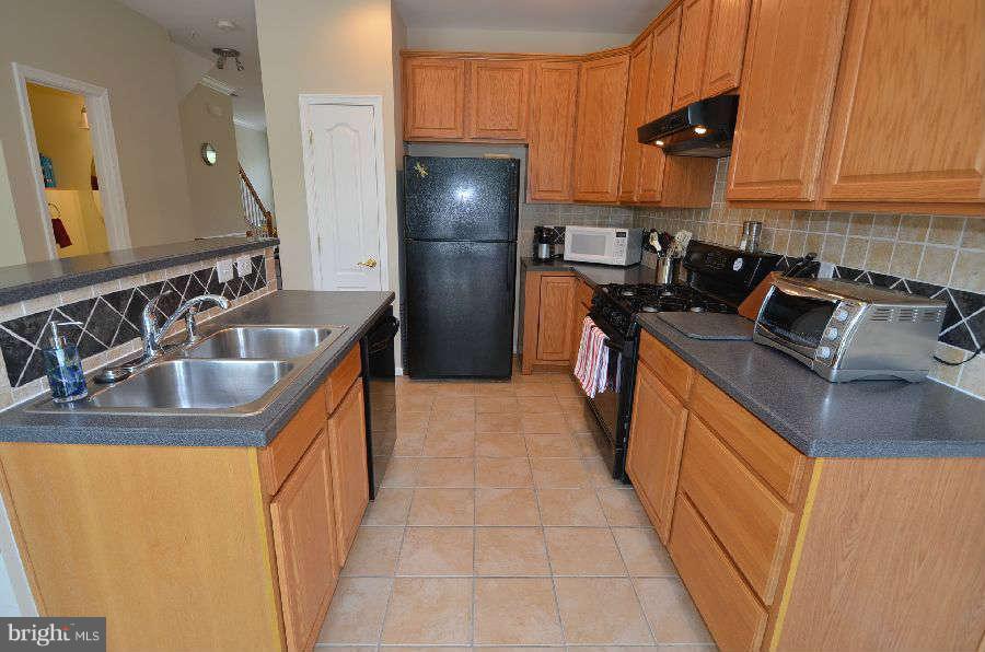 2106 Clark Place Silver Spring, MD 20910 - Photo 9 of 26 Kitchen