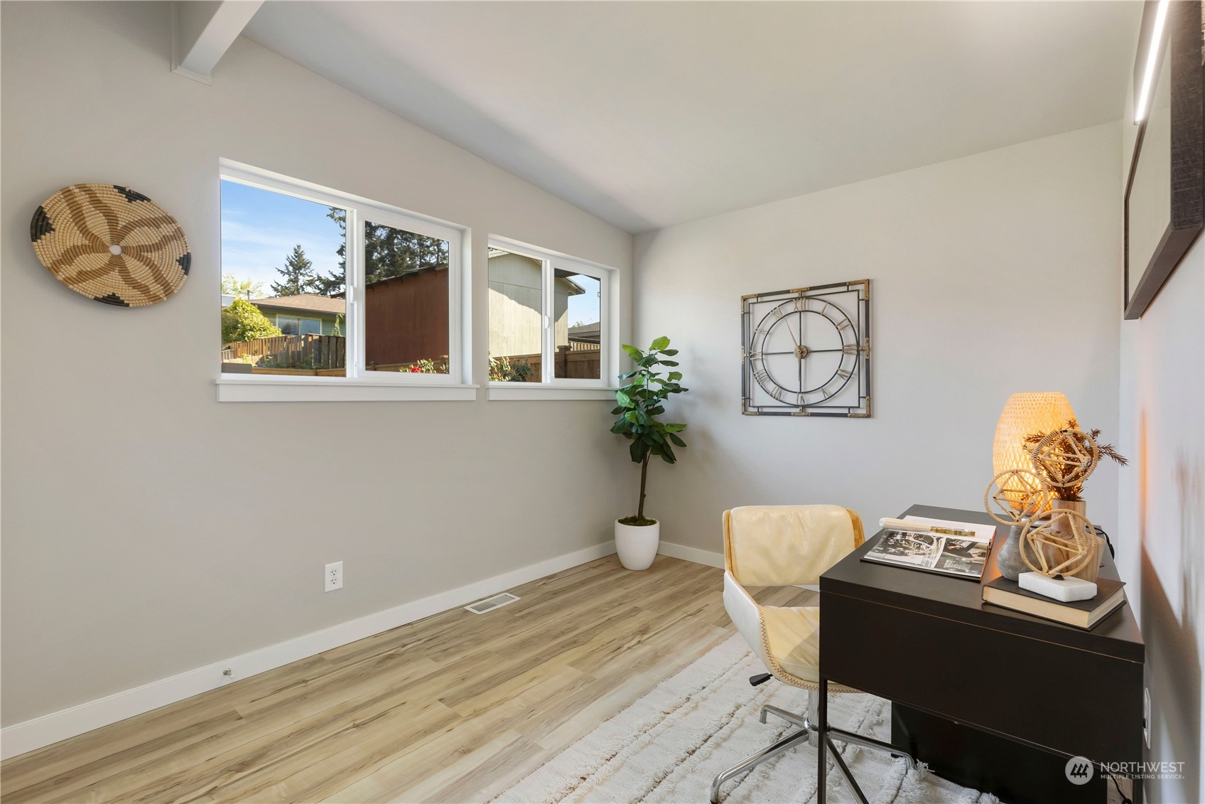 3318 Northeast 11th Street Renton, WA 98056 - Photo 10 of 15 Gallery Image 10