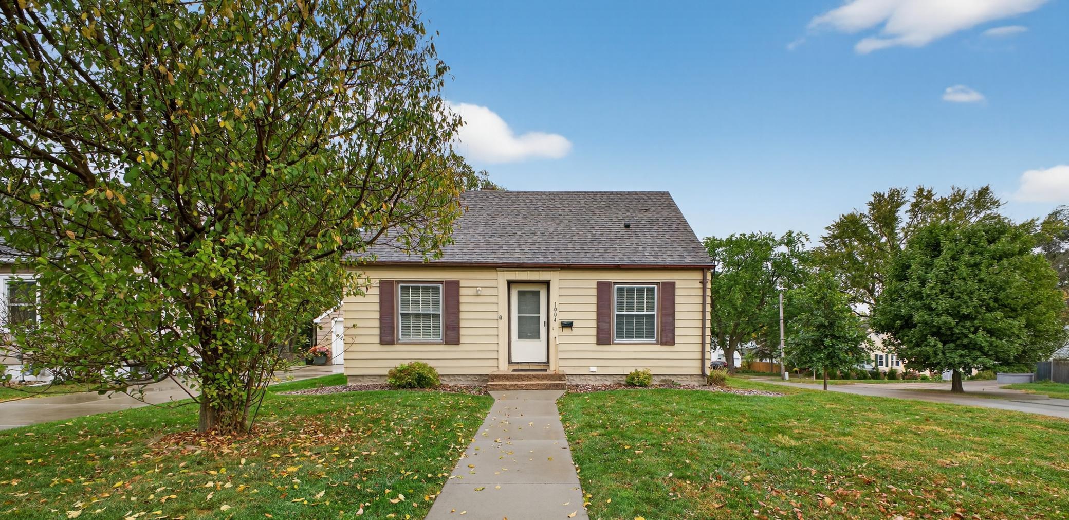 1004 8th Avenue Northwest Rochester, MN 55901 - Photo 1 of 1 Gallery Image 1