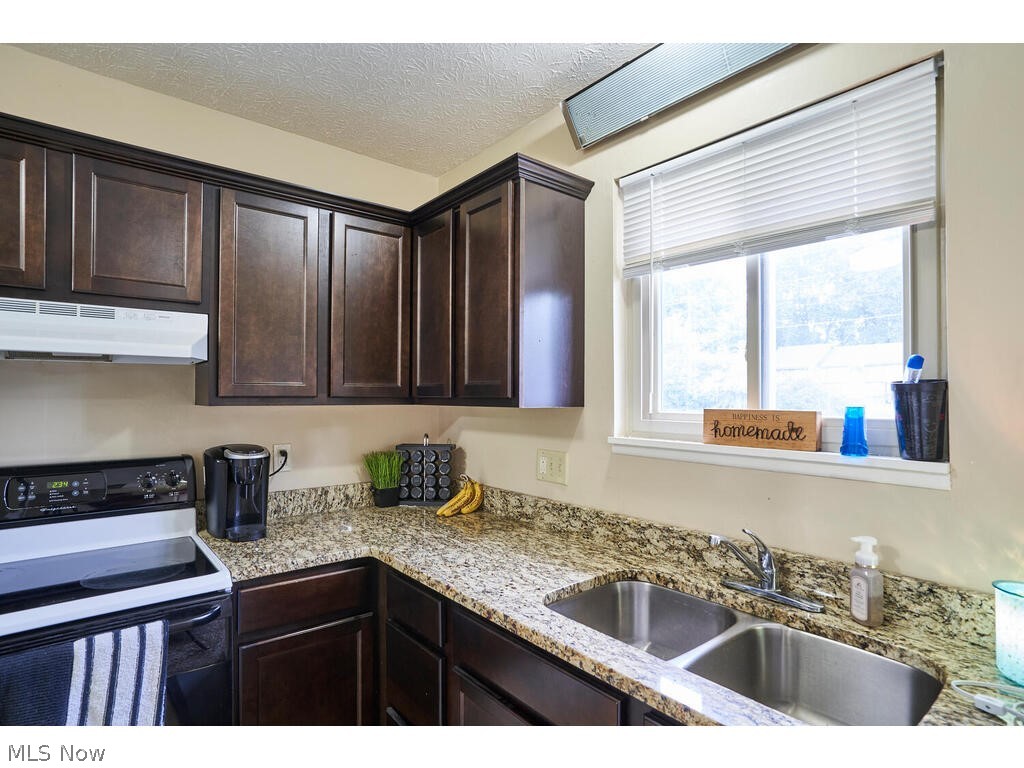 3315-3319 Mayfair Road Akron, OH 44312 - Photo 4 of 35 Gallery Image 4