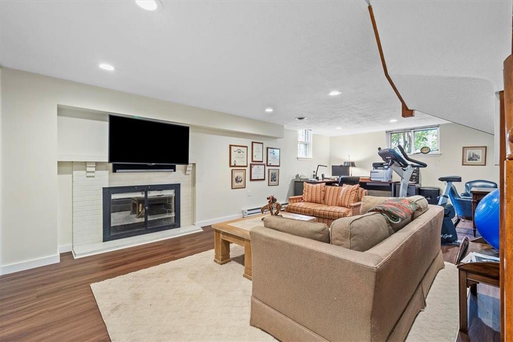 1815 Murdstone Road Pittsburgh, PA 15241 - Photo 23 of 25 Gallery Image 23