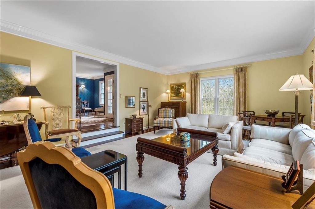 1815 Murdstone Road Pittsburgh, PA 15241 - Photo 4 of 25 Gallery Image 4