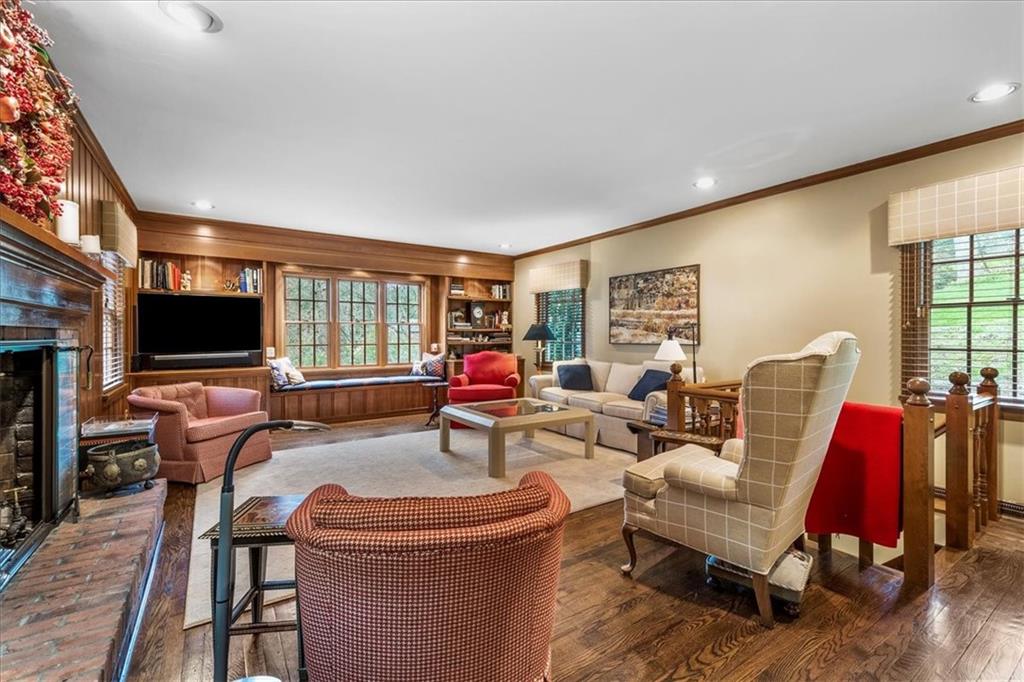 1815 Murdstone Road Pittsburgh, PA 15241 - Photo 5 of 25 Gallery Image 5