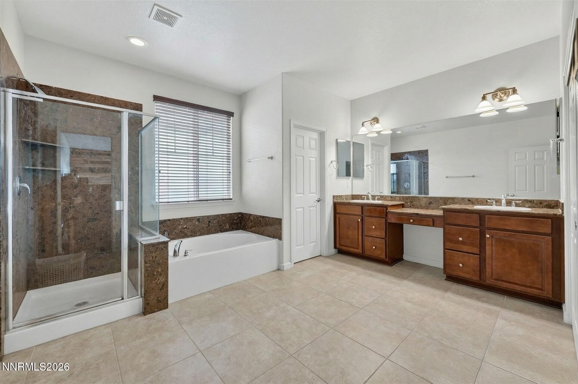 10855 Pebble Hill Drive Reno, NV 89521 - Photo 20 of 38 09-13-DSC_2016