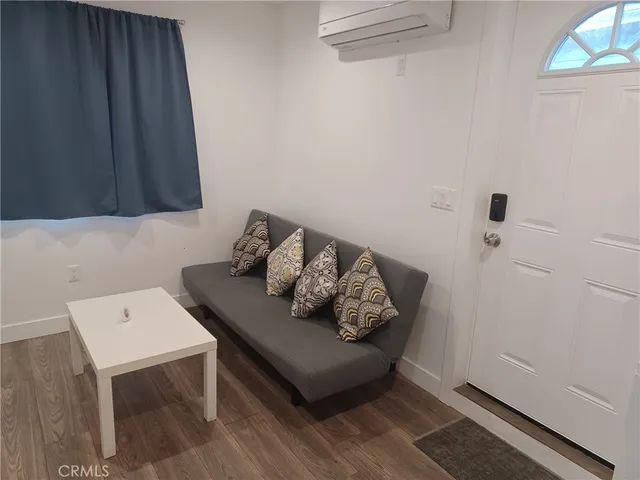 $2,500 | 24019 Sylvan Street, Unit ADU, Woodland Hills, CA 91367