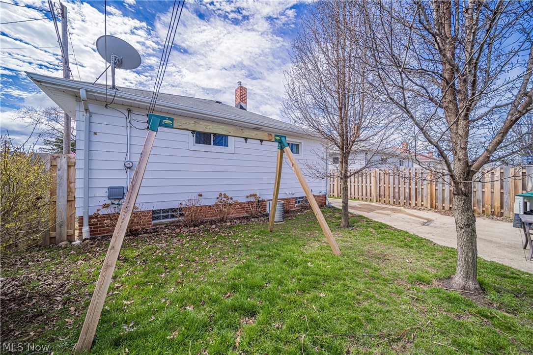 32007 Glenhurst Road Willowick, OH 44095 - Photo 9 of 29