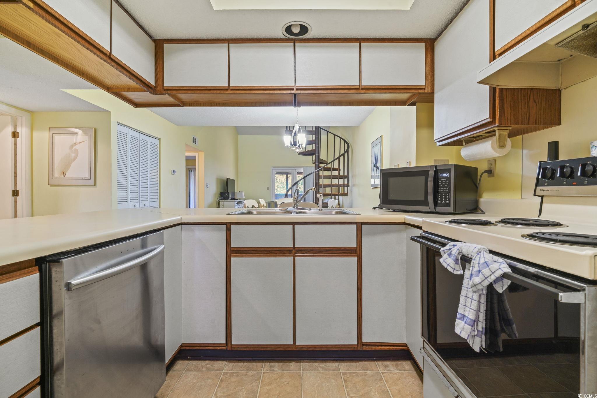 223 Maison Drive, Unit D16 Myrtle Beach, SC 29572 - Photo 9 of 40