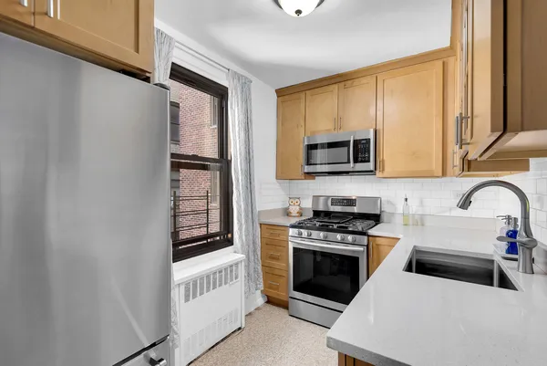 $210,000 | 2835 Webb Avenue, Unit 5B | Kingsbridge Heights
