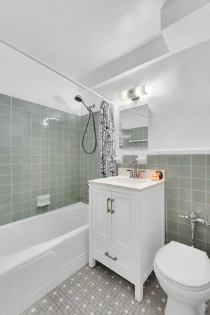 $210,000 | 2835 Webb Avenue, Unit 5B | Kingsbridge Heights