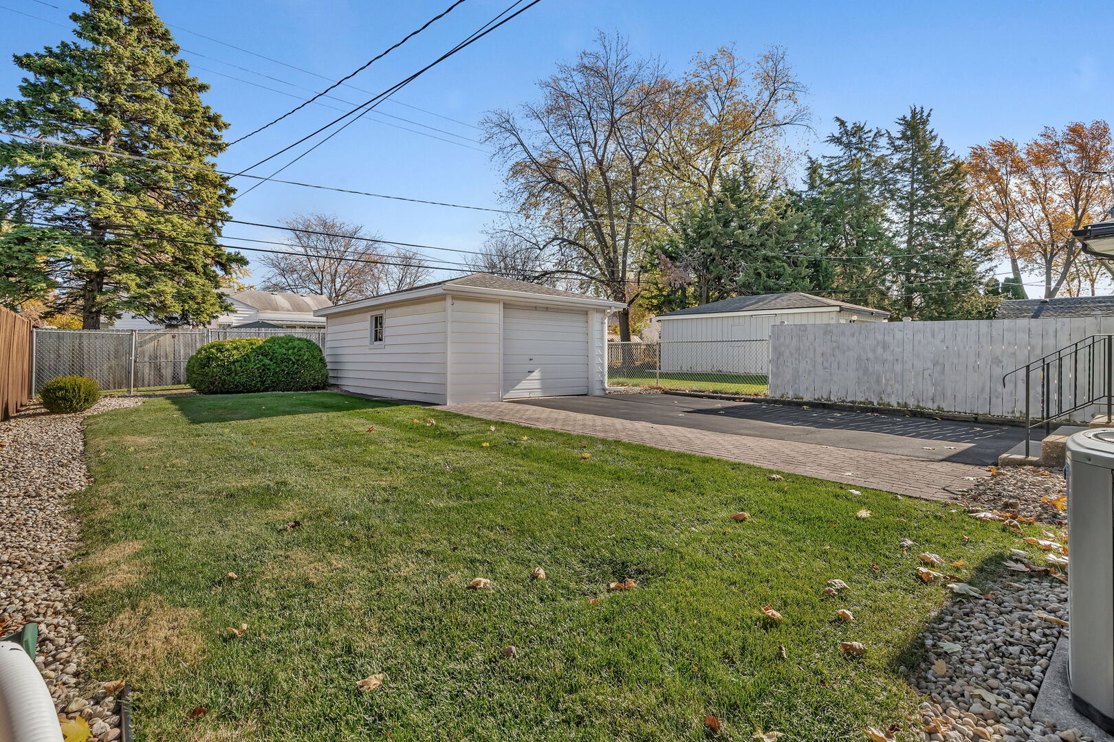 206 South Reed Street Joliet, IL 60436 - Photo 24 of 27 a backyard of a house