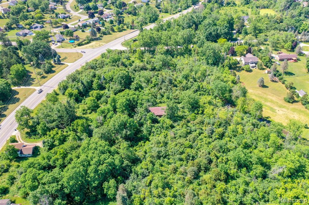 1060 West Cook Road Grand Blanc, MI 48439 - Photo 4 of 14