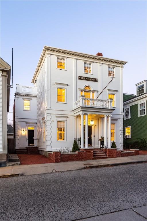 10 Franklin Street Newport, RI 02840 - Photo 1 of 48