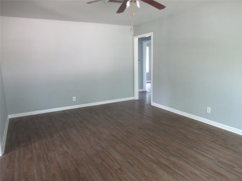 2513 Rosedale Place Bossier City, LA 71111 - Photo 3 of 13 Living Room