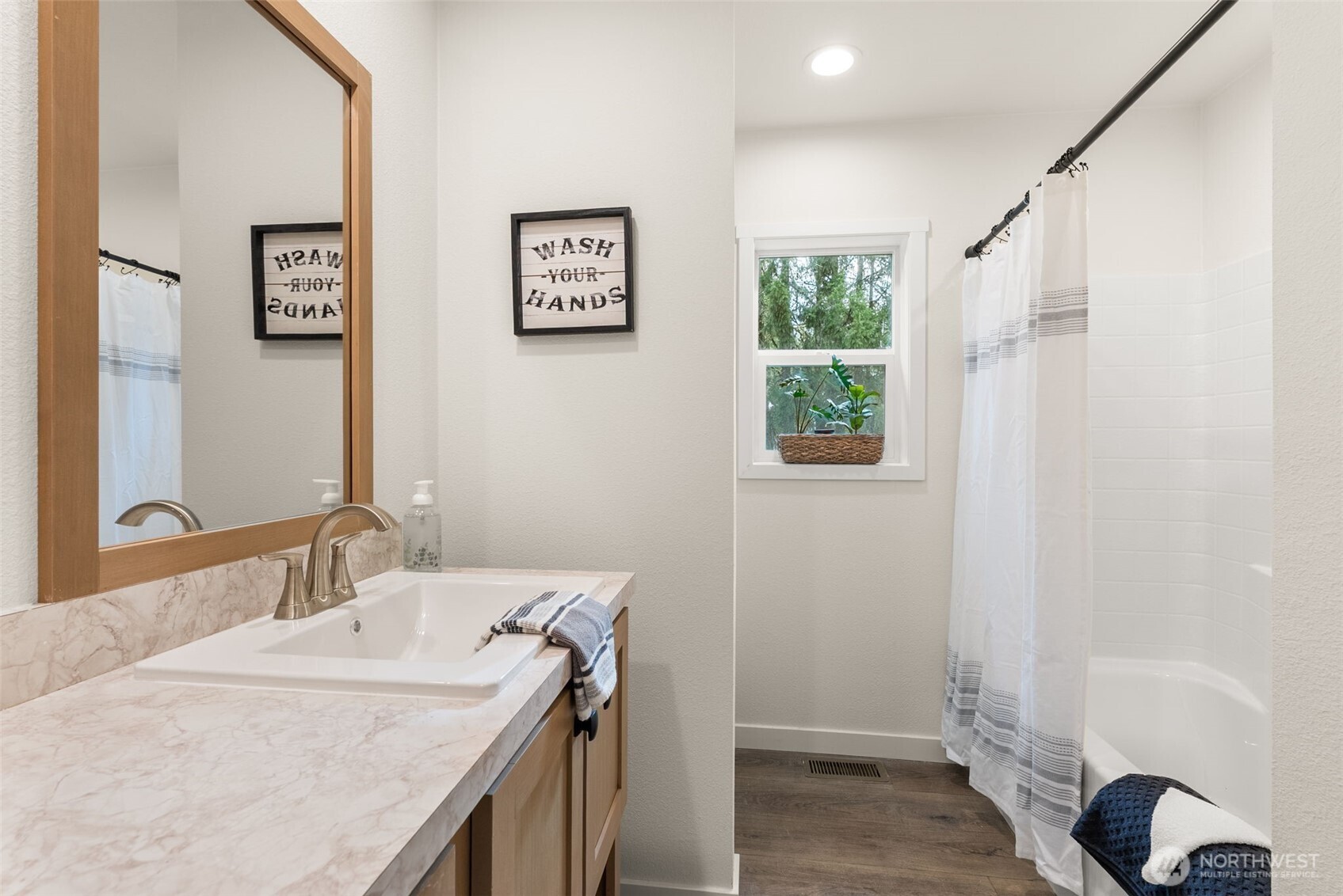 1110 Koontz Road Chehalis, WA 98532 - Photo 20 of 33 a bathroom with a sink and a mirror