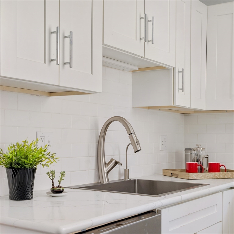 24 Summit Avenue, Unit 1 Brookline, MA 02446 - Photo 11 of 19