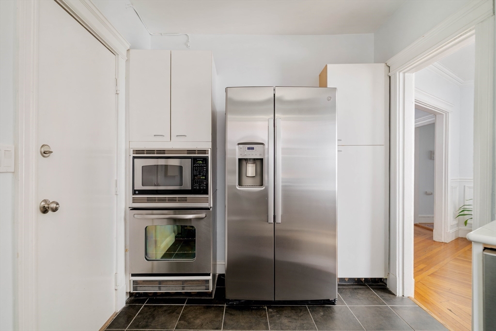 24 Summit Avenue, Unit 1 Brookline, MA 02446 - Photo 10 of 19