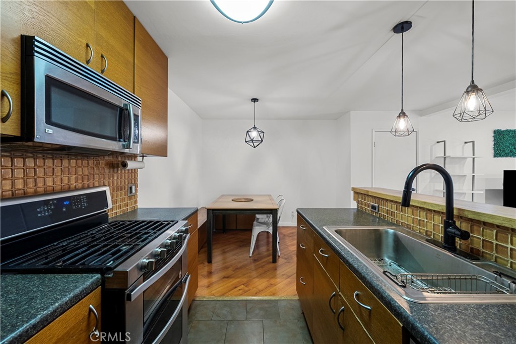 25825 Tournament Road, Unit I9 Valencia, CA 91355 - Photo 16 of 35