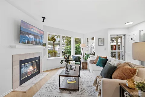 $389,950 | 9210 Market Place, Unit J101, Lake Stevens, WA 98258