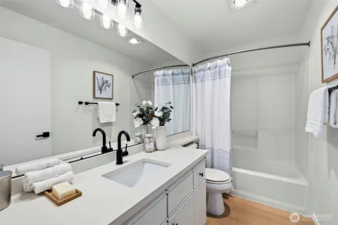 $389,950 | 9210 Market Place, Unit J101, Lake Stevens, WA 98258