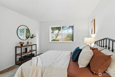 $389,950 | 9210 Market Place, Unit J101, Lake Stevens, WA 98258