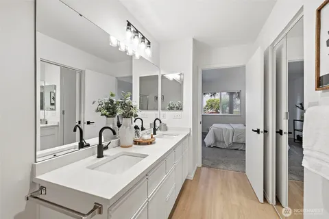 $389,950 | 9210 Market Place, Unit J101, Lake Stevens, WA 98258