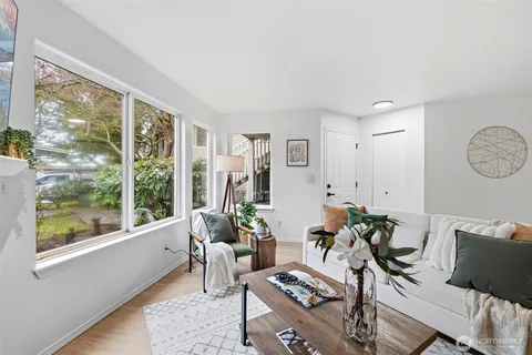 $389,950 | 9210 Market Place, Unit J101, Lake Stevens, WA 98258