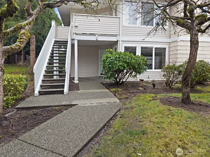 $389,950 | 9210 Market Place, Unit J101, Lake Stevens, WA 98258