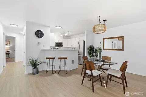 $389,950 | 9210 Market Place, Unit J101, Lake Stevens, WA 98258