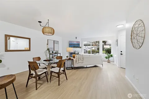 $389,950 | 9210 Market Place, Unit J101, Lake Stevens, WA 98258