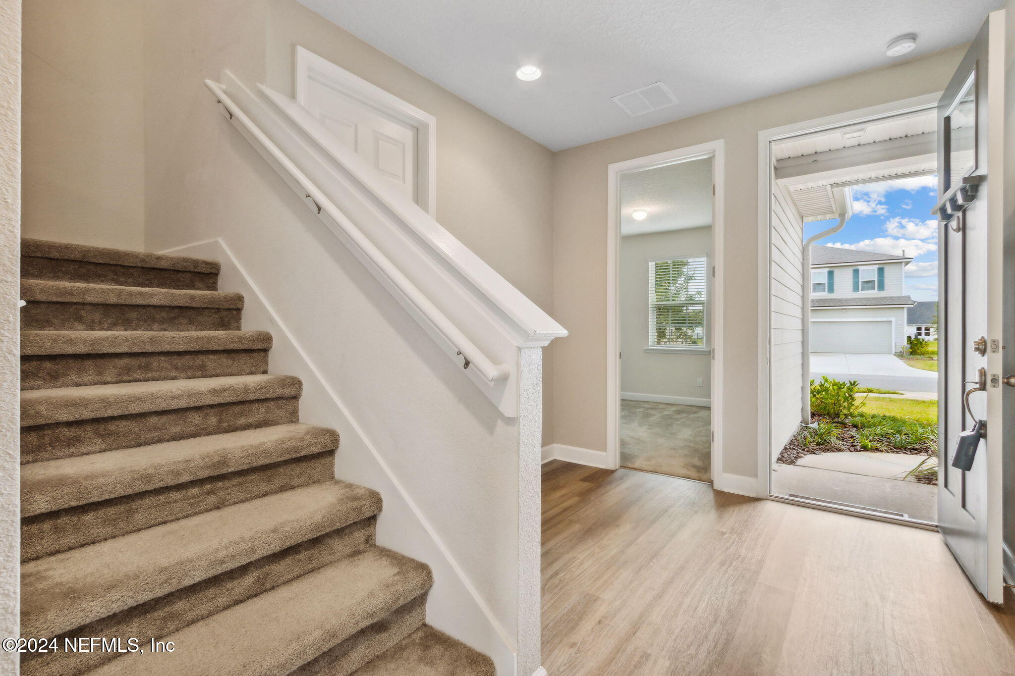 182 Pepperpike Way St. Augustine, FL 32092 - Photo 3 of 54 Foyer