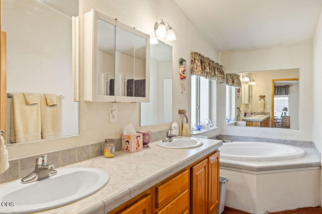 15688 Rim Drive La Pine, OR 97739 - Photo 26 of 28